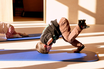 Yoga&uuml;bung Kind